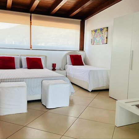 Aparthotel Riviera Ionica Santa Teresa Di Riva Exterior foto