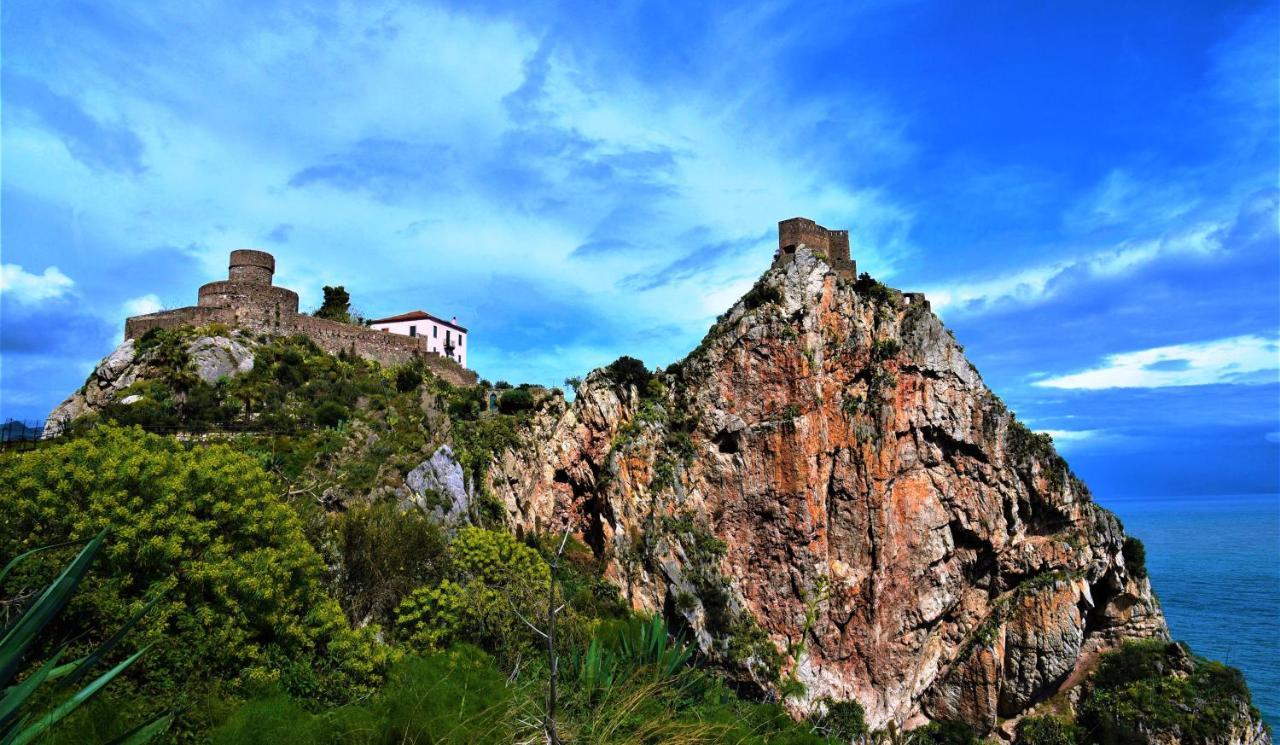 Aparthotel Riviera Ionica Santa Teresa Di Riva Exterior foto