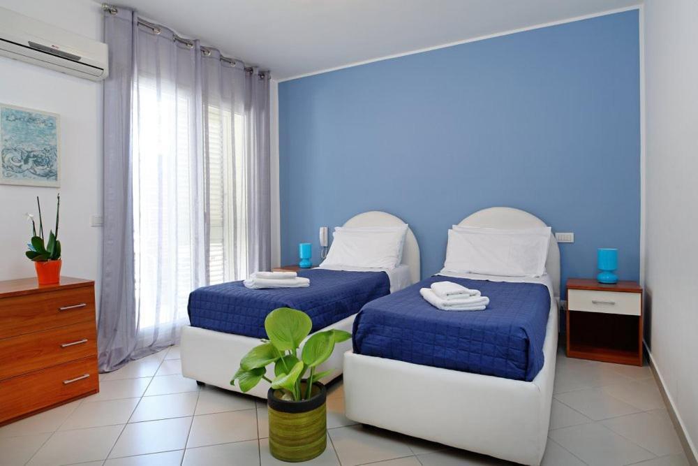 Aparthotel Riviera Ionica Santa Teresa Di Riva Exterior foto