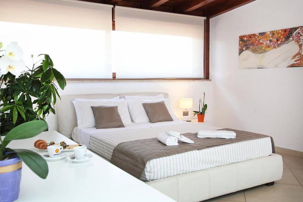 Aparthotel Riviera Ionica Santa Teresa Di Riva Exterior foto