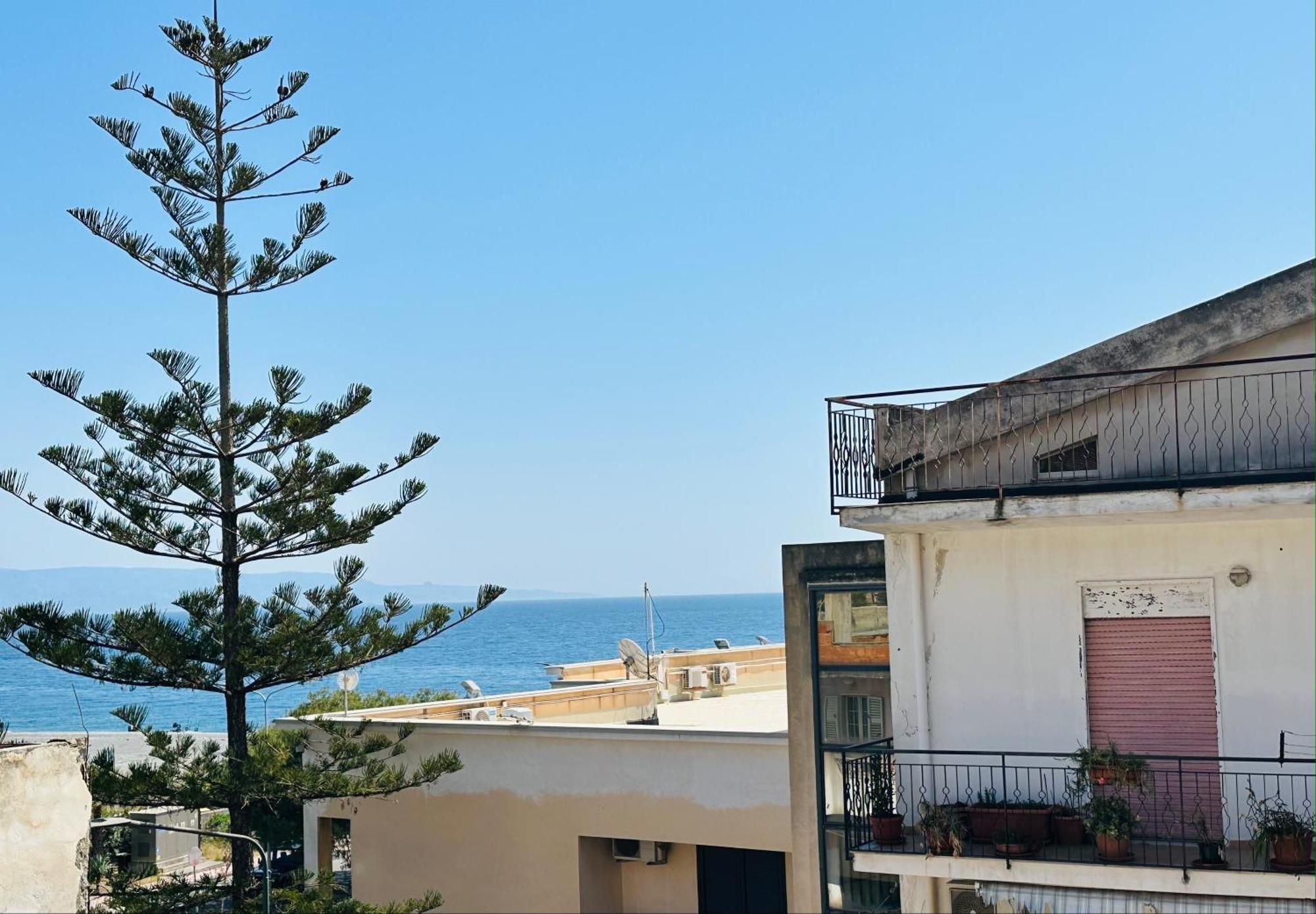 Aparthotel Riviera Ionica Santa Teresa Di Riva Exterior foto